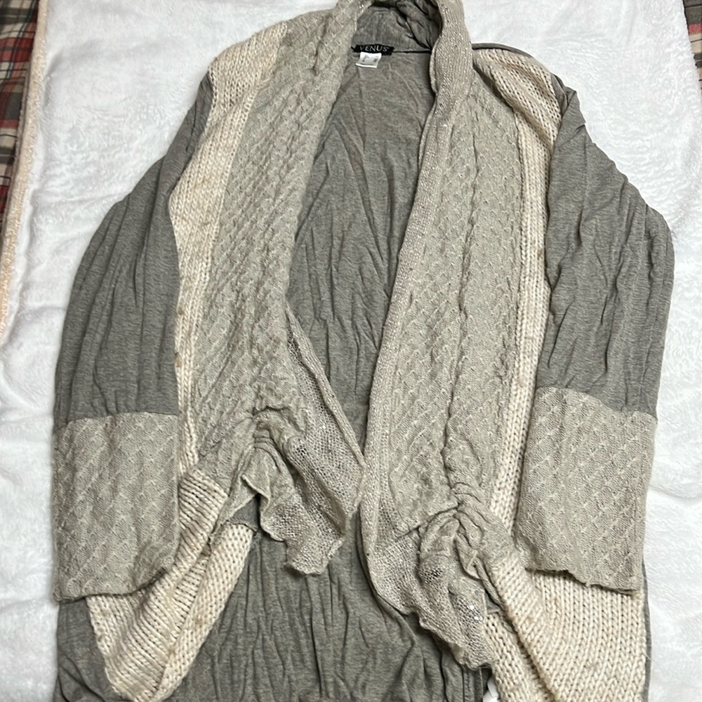 Venus sweater
